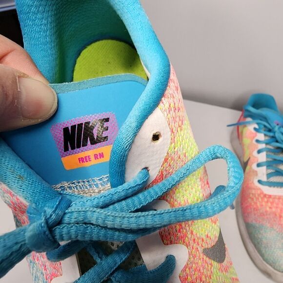 NIKE FREE RUNNING WHITE METALLIC SILVER SHOES 904258-100 7 Youth Or Woman’s 8.5 - Picture 6 of 6